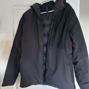 Lululemon down puffer jacket Medium